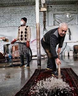 شستشوی سنتی قالی در قالیشویی هفت حوض